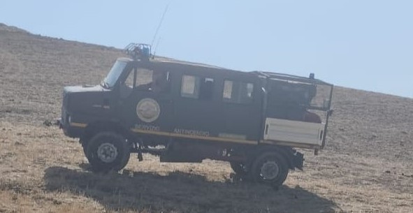 Segnalazione dei Volontari Civivi anti incendio di Xirbi: “In contrada Milicia/Piraino fuoriesce acqua dal terreno”