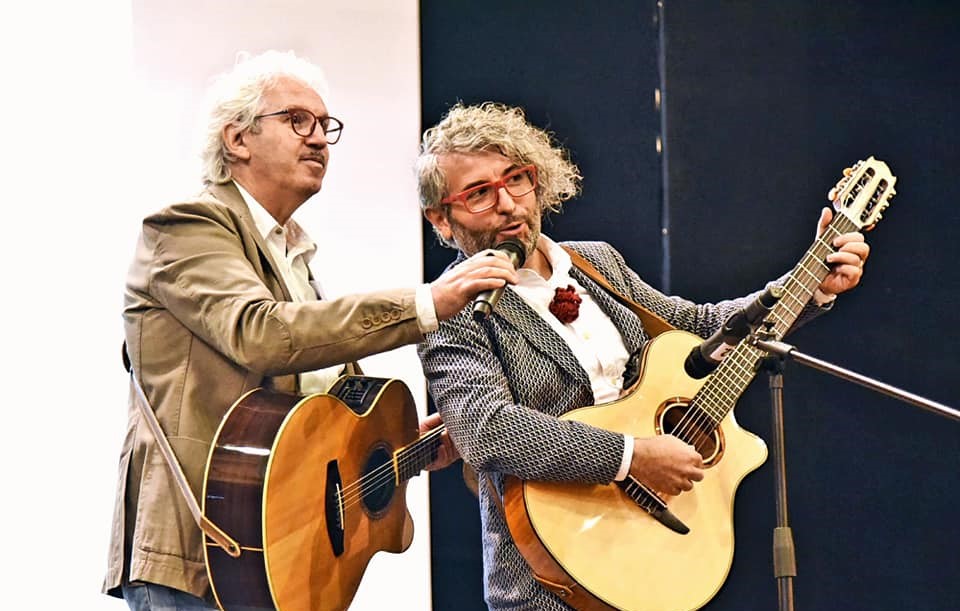 Il 20 settembre a Villa Amedeo anticipato di un’ora alle 20,30 lo spettacolo “Ammutta Ammutta Tour di Calandra & Calandra Tour”