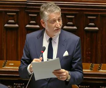 Giuli, debutto alla Camera: “Non offeso da scelte Sangiuliano, verifica in corso su commissione”