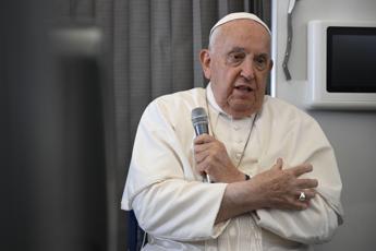 Il Papa: “Aborto è omicidio, i medici che si prestano sicari”