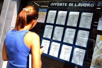 Lavoro, ad aprile disoccupazione scende al 5,9%: i dati Istat