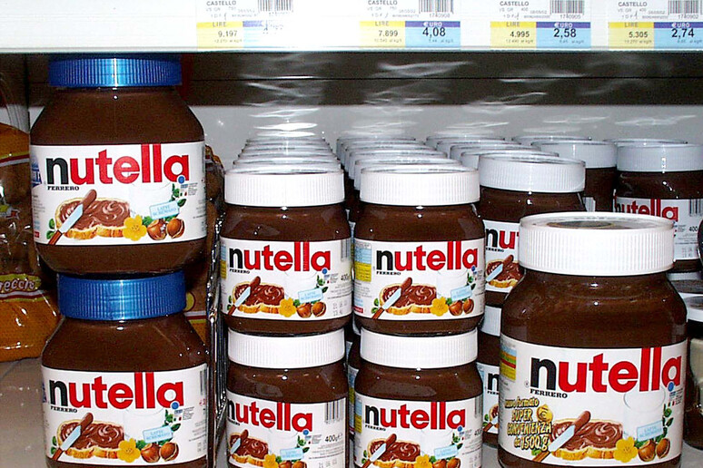 Assolti per tenuità del fatto tre giovani che stavano rubando 6 barattoli di Nutella in un supermercato