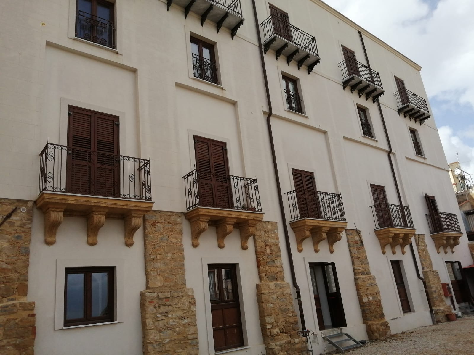 Caltanissetta. Ccnl scaduto da anni, la Regione non dà risorse per rinnovo: sciopero a Casa Rosetta e appello al sindaco  per un’azione incisiva del Comune