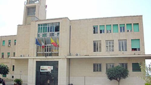 Gela, due erogatori d’acqua al Comune per ridurre lo spreco di plastica: presentazione il 2 dicembre