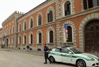 15enne rapinato a Milano, resta in carcere il maggiorenne del gruppo: “Capacità criminale elevatissima”