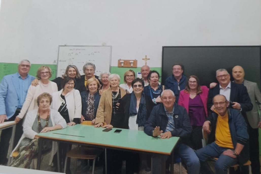 Caltanissetta. Ex studenti del “Rapisardi” si ritrovano dopo 50 anni per una rimpatriata