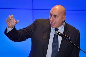 Ucraina e invio di soldati europei, Crosetto: “Contingenti non si inviano come un fax”