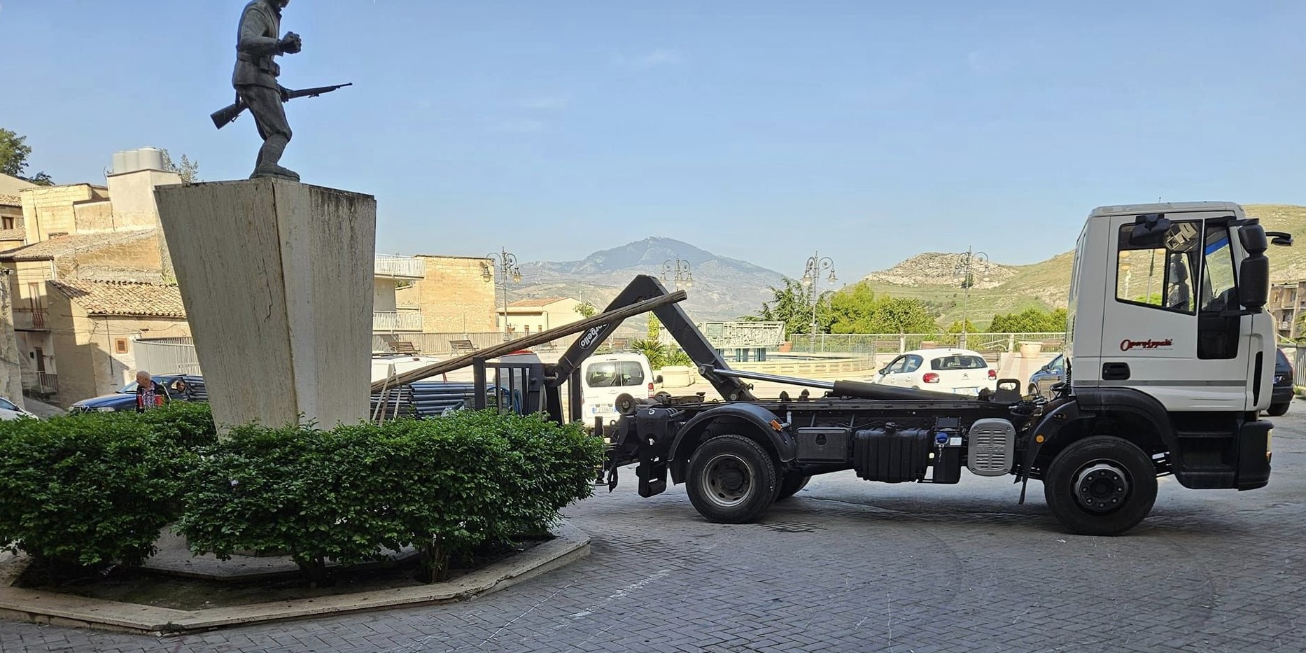 Campofranco. Iniziati i lavori di rifacimento della pavimentazione in via Vittorio Emanuele