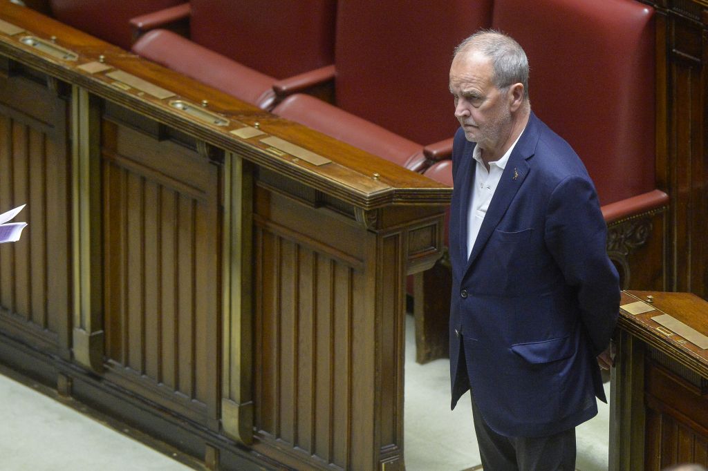 Calderoli: “L’autonomia verrà modificata, poi l’opposizione non rompa”