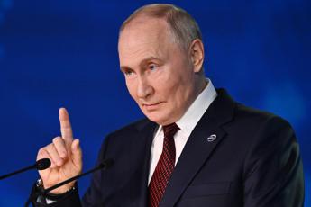 Putin: “Complimenti a Trump, pronto a dialogare con lui su Ucraina”