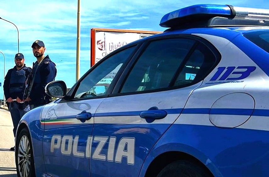 Caltanissetta. Tentano di occultare droga, arrestati due minorenni
