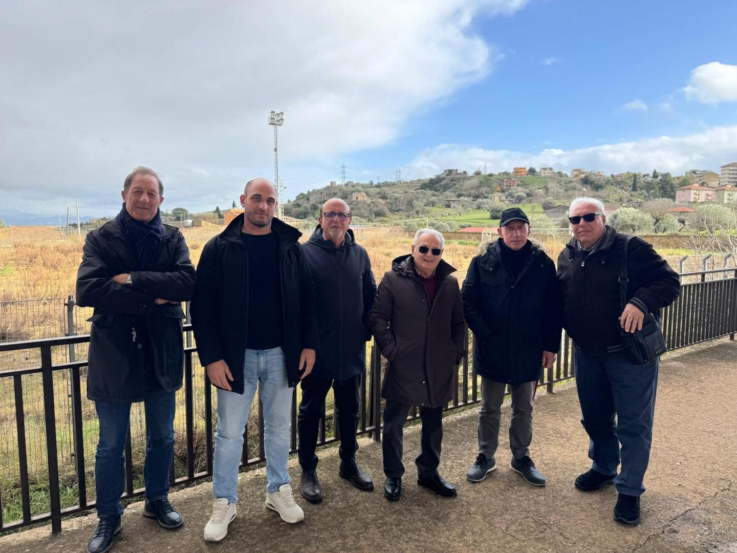 Santa Caterina. Firmato il contratto per gli interventi di riqualificazione del campo sportivo comunale