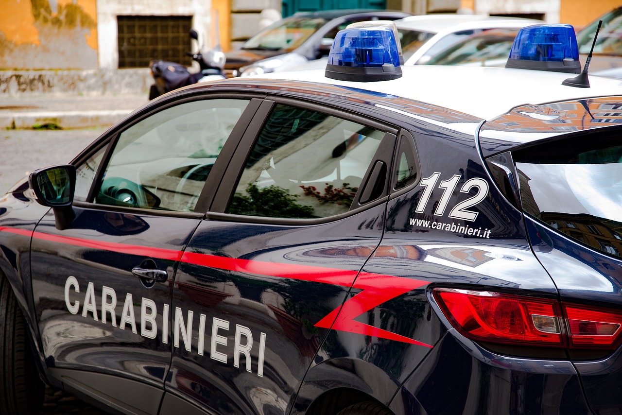 Ha provato ad entrare in Tribunale con una pistola calibro 9 nello zaino: arrestato dai Carabinieri
