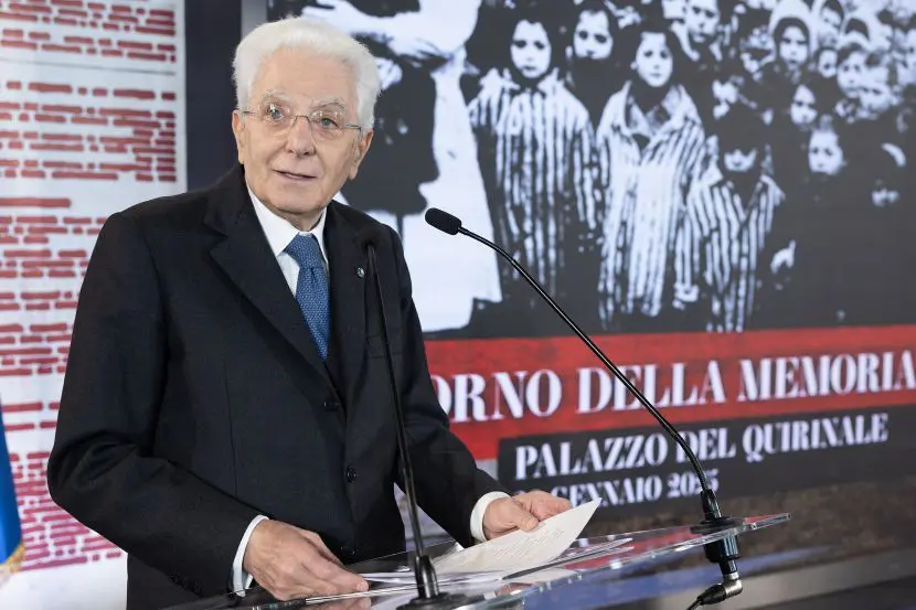 Mattarella: “Mai più Auschwitz, regime fascista fu complice”