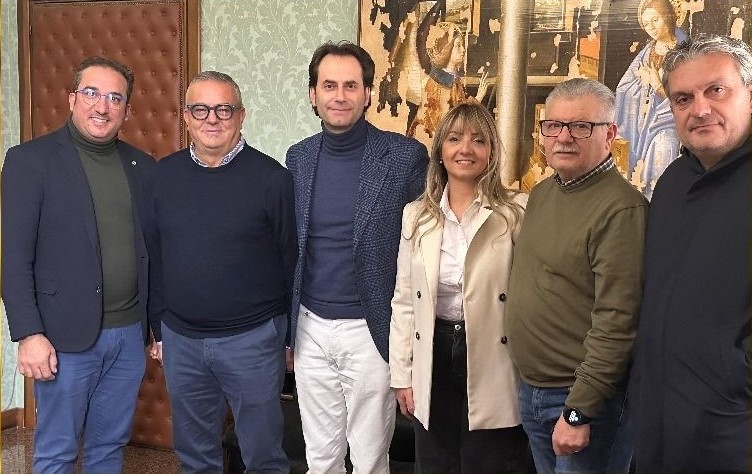 San Cataldo. Gli auguri del sindaco e dell’amministrazione comunale ai sancataldesi: “Il 2025 sia un anno di svolta e nuovi traguardi”