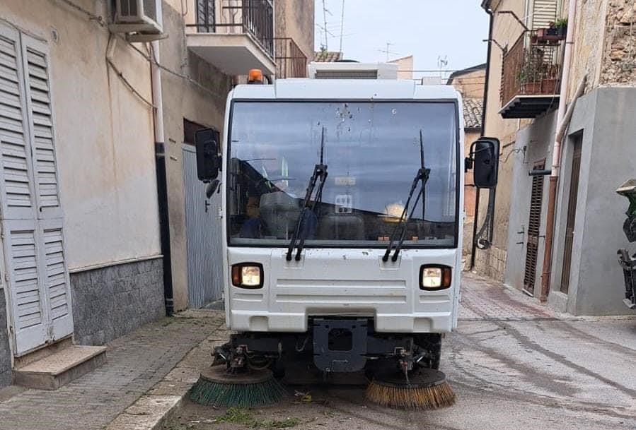 Sommatino. Il 24 gennaio scerbatura manuale e meccanizzata in via Petrarca