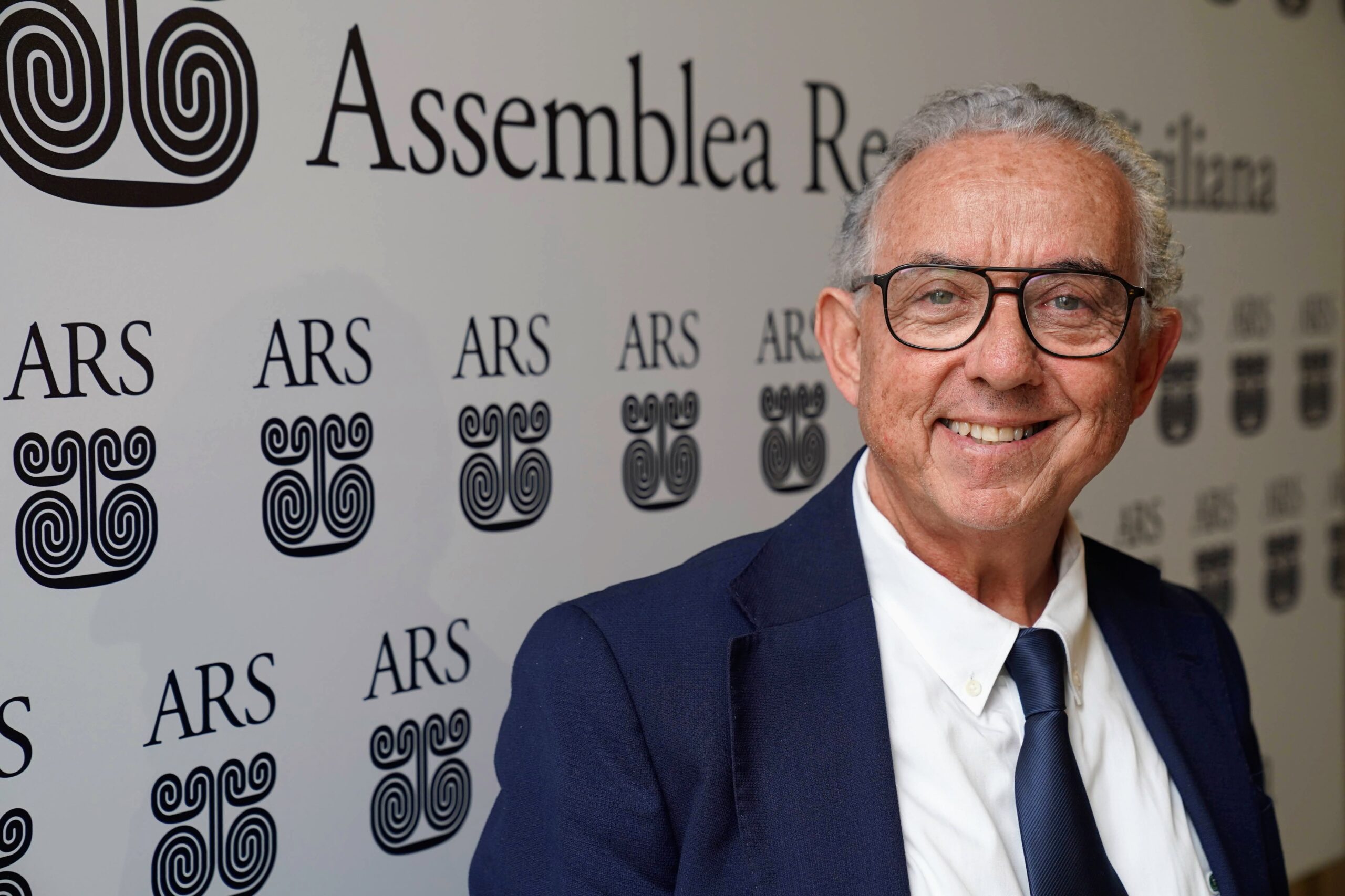 Sicilia. No ai cellulari in mano ai bambini, approvata all’ARS la legge M5S