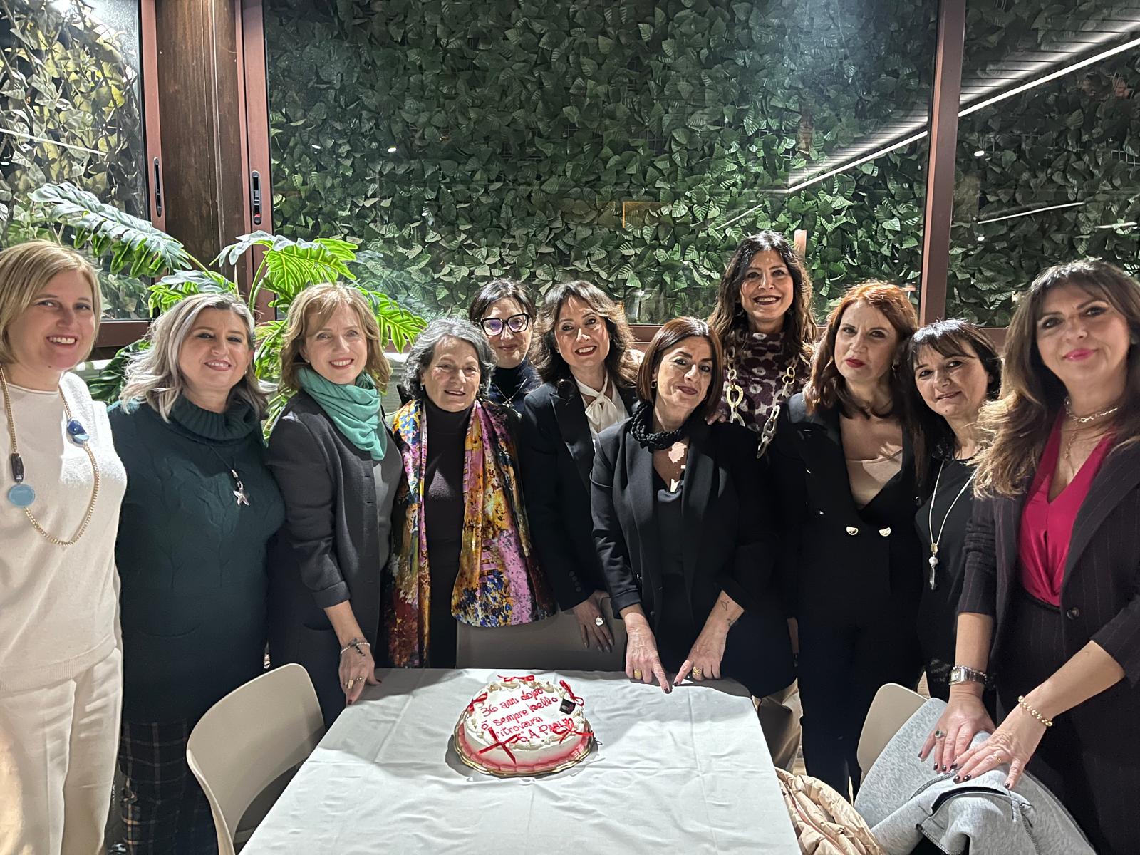 Caltanissetta. A distanza di 36 anni dal conseguimento del diploma, ex alunne del Pacle si sono ritrovate per una serata tutta speciale