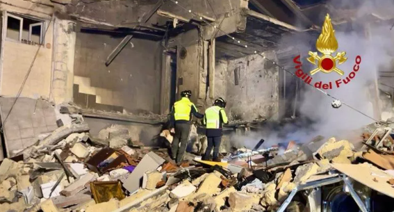 Persone sfollate dopo il crollo a Catania, la protezione civile: “Difficile rientro entro oggi”