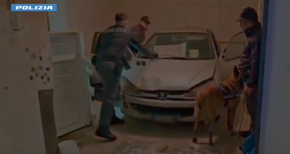 Scoperto bazar della droga nel quartiere Picanello a Catania, arrestato 26enne