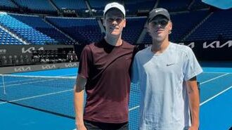 Sinner, allenamento con il figlio d’arte Hewitt. Kyrgios: “Post dopato”