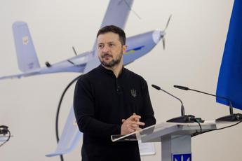 Ucraina-Russia, Zelensky: “Colloqui pace senza Kiev? Risultati impossibili”