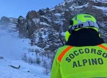 Valanga su Dolomiti a Cortina, si cerca uno sciatore disperso. Due ritrovati, uno è grave