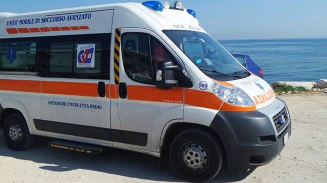 Colta da malore in mare, donna muore nel Palermitano