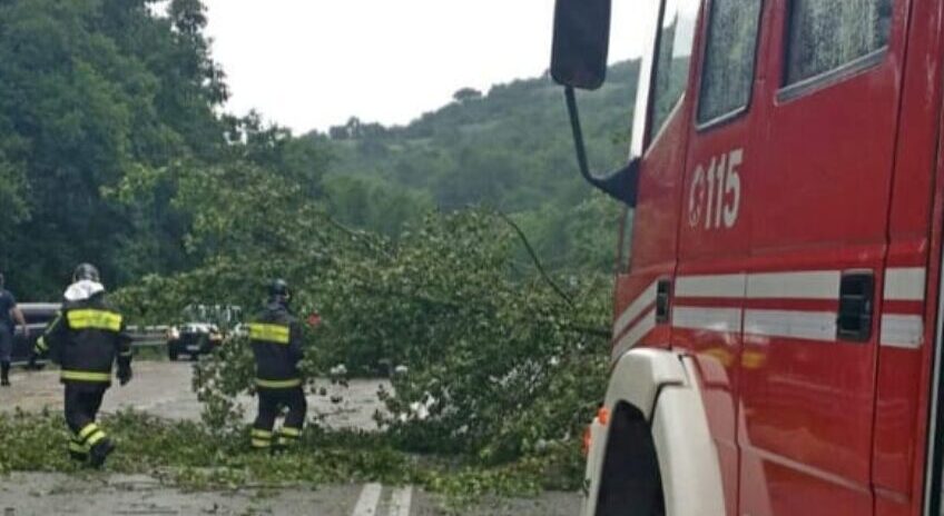 Maltempo a Caltanissetta e nel Nisseno, danni e allagamenti: 60 gli interventi dei Vigili del Fuoco