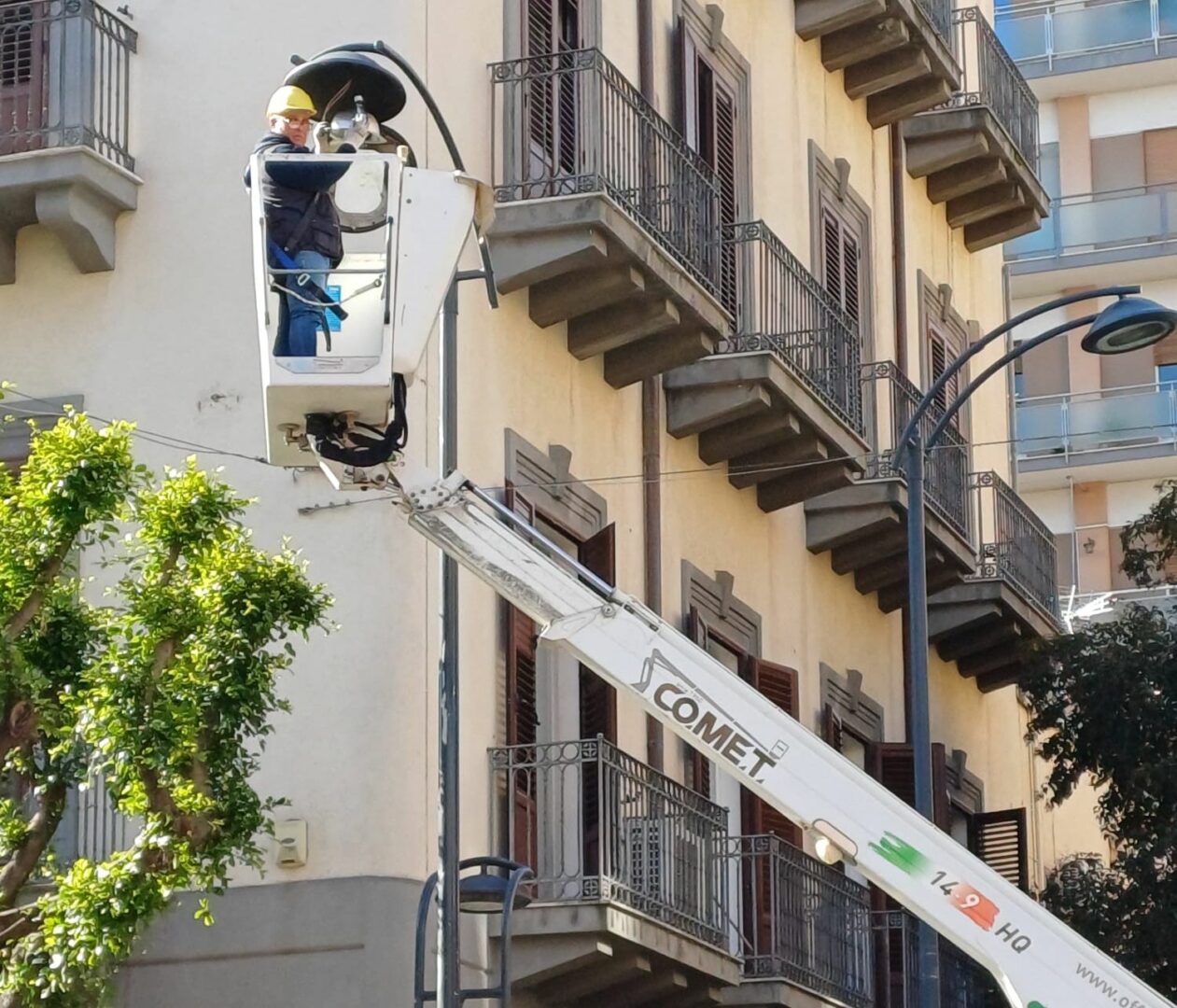 Illuminazione a Palermo, Amg riavvia l’attività di sostituzione delle lampade