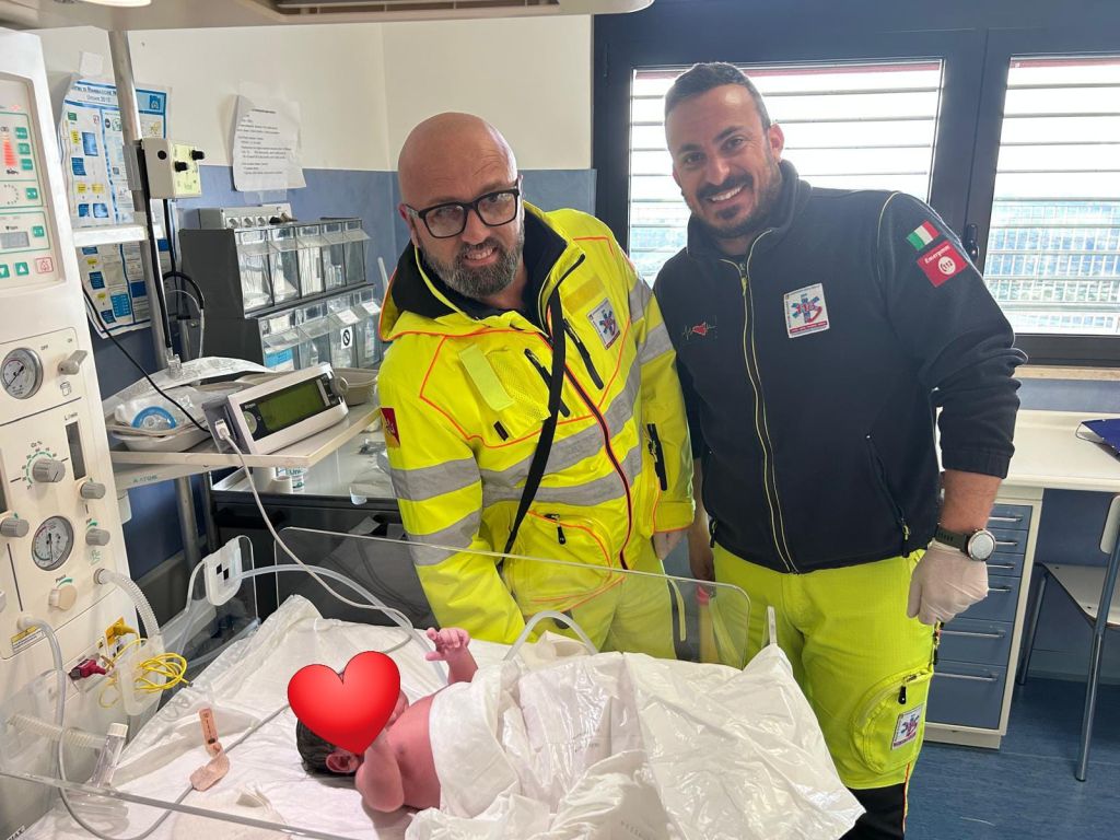 Due parti a Catania e Marsala grazie a operatori 118. Seus “Orgogliosi”