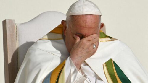 Il punto sulla salute di Bergoglio, lo pneumologo: insufficienza renale e piastrinopenia forse spia di più malattie