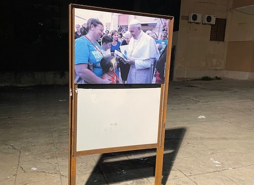 Vandalizzata a Palermo la mostra fotografica permanente sulla visita del Papa alla casa museo del Beato Puglisi di Brancaccio