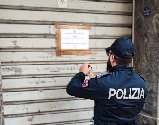 Controlli della Polizia in provincia: denunciato titolare di un ristorante e sospesa licenza di bar frequentato da pregiudicati