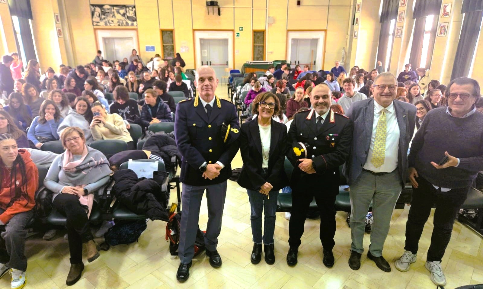 Caltanissetta. Al “Ruggero Settimo” incontro sulla legalità con il magistrato Tona, il vice questore Lacagnina e il luogotenente dei carabinieri Granatelli