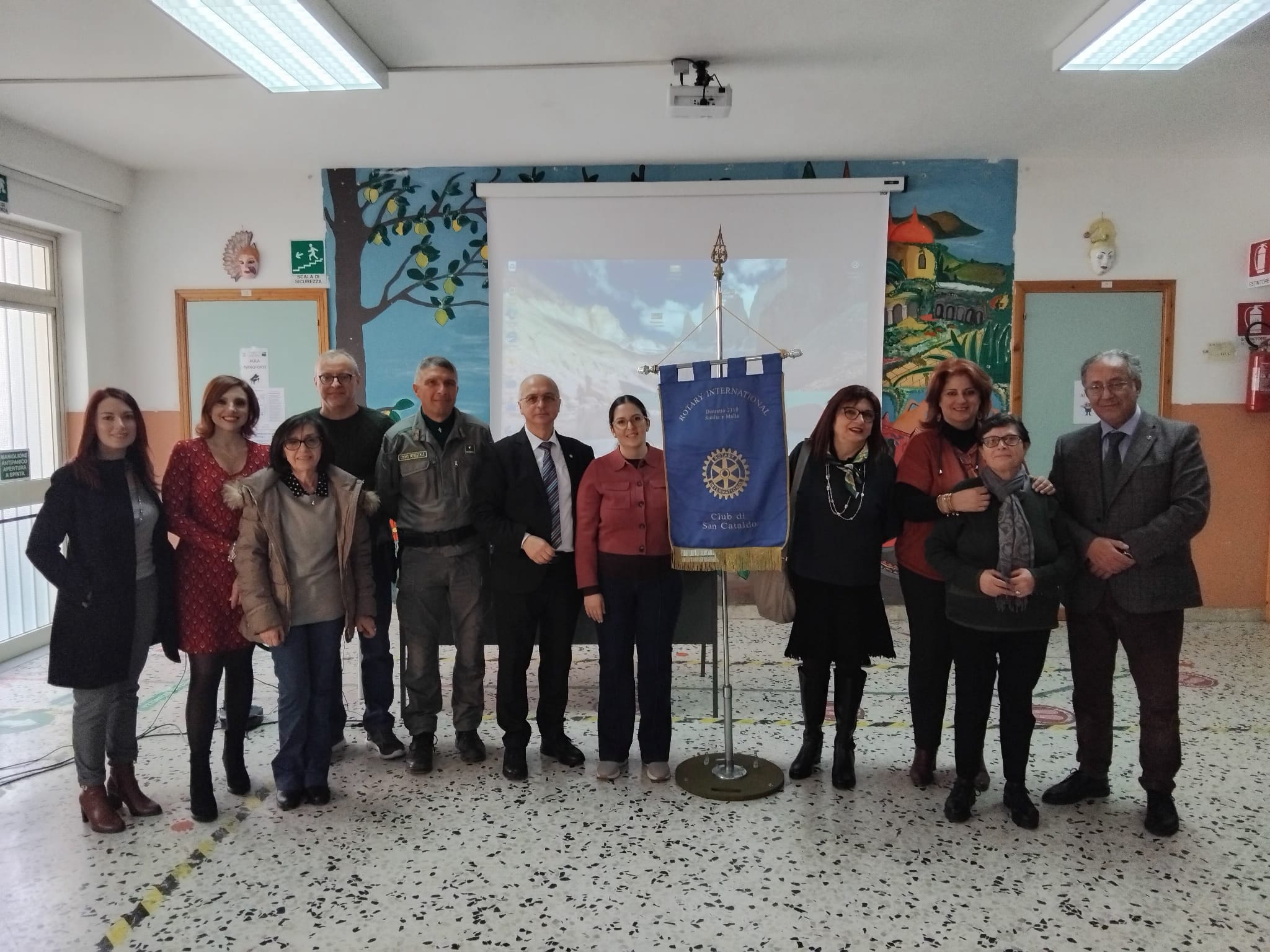 San Cataldo. Il Rotary ha promosso incontro sull’importanza delle api con gli alunni della scuola primaria e media