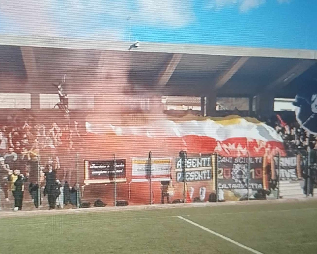 Serie D. I colori del tifo, la gioia dei gol e la sportività hanno vinto nel derby tra Sancataldese e Nissa