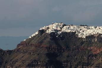 A Santorini 14mila scosse da fine gennaio, il premier invia aiuti
