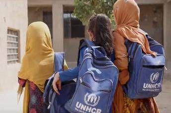 Bambini rifugiati, in 7,2 milioni sono esclusi dalla scuola: al via campagna Unhcr – Video