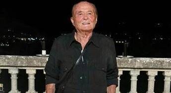 Compie 90anni e rinuncia ai regali per un gesto d’amore: la storia di Elio