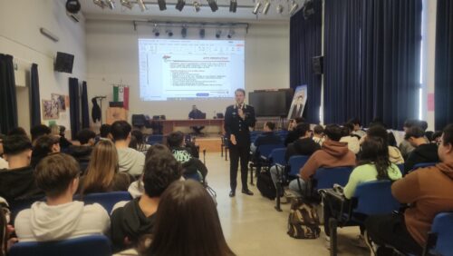 Caltanissetta. Educazione alla legalità, gli studenti dell’ITET “Rapisardi-Da Vinci” incontrano il Tenente Lanna