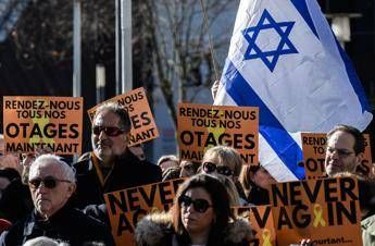 Israele: “Oggi rilascio 602 detenuti se Hamas restituirà 4 corpi”