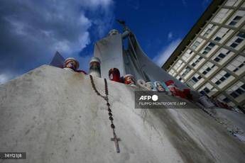 Notte tranquilla per Papa Francesco, Vaticano: “Ora sta riposando”
