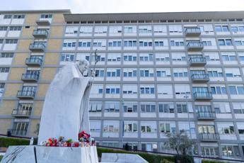 Papa, Gismondo: “Stato di gravità costante, incognita risposta a terapie”