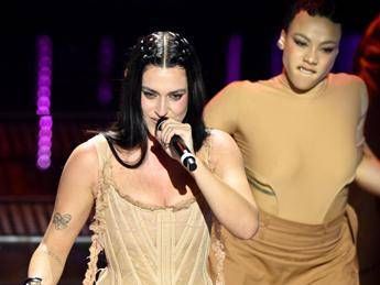 Sanremo 2025, Gaia posta il suo cellulare per i fan: “Chiamatemi”