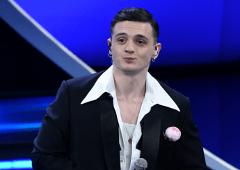 Sanremo 2025, Olly chi è: il successo improvviso, il sogno da bambino e la visione sull’amore