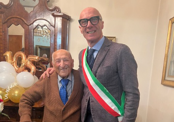 Caltanissetta celebra i 105 anni del concittadino Michele Giannone: il Sindaco gli rende omaggio