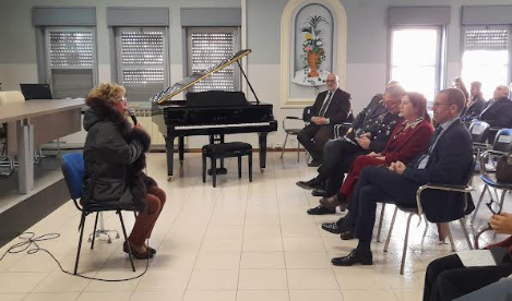 Caltanissetta, alla scuola Rosso di San Secondo ricordati i poliziotti Giovanni Palatucci e Luigi Bruno: alunni leggono riflessioni ed eseguono brani musicali