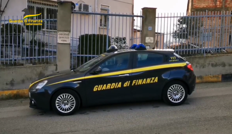 Caltanissetta, operazione “Delivery Express” della GDF: due arresti e sequestro di 2 kg di hashish