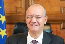 Giornata contro bullismo e cyberbullismo, Valditara: “Scuola impegnata a promuovere cultura rispetto.  No a ogni forma di violenza e discriminazione”